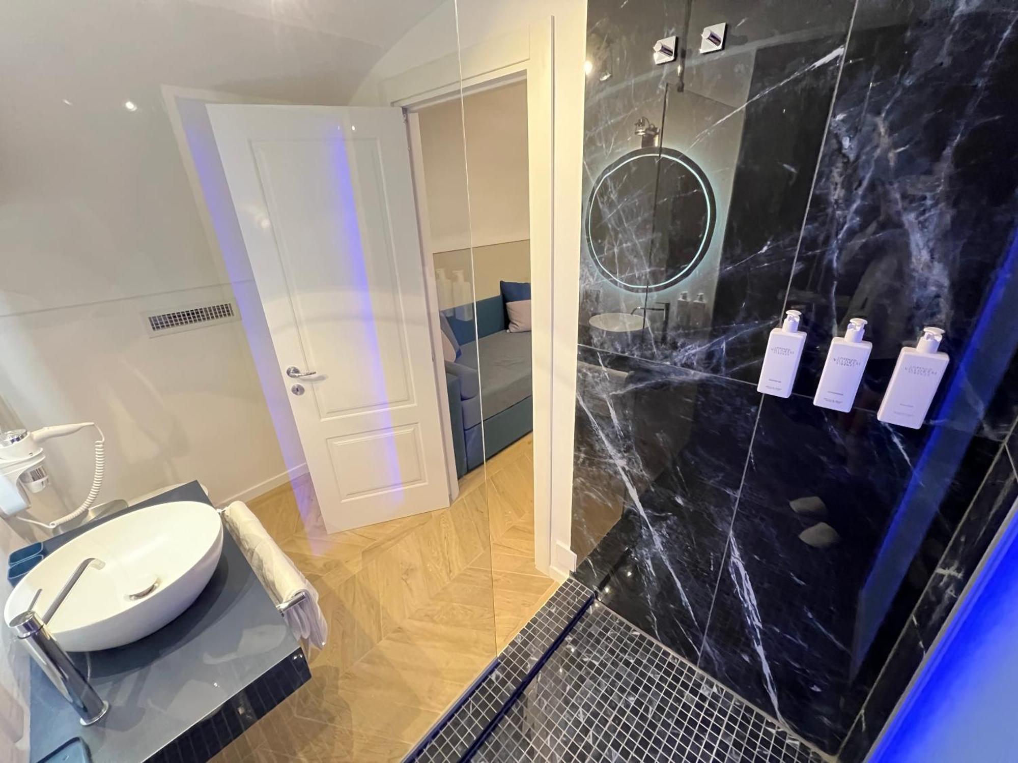 Rome Luxury Blue Suites- Love Esterno foto
